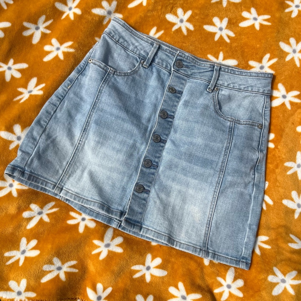 American Eagle Button Front Super Stretch Denim Mini Skirt Lightwash Size 6